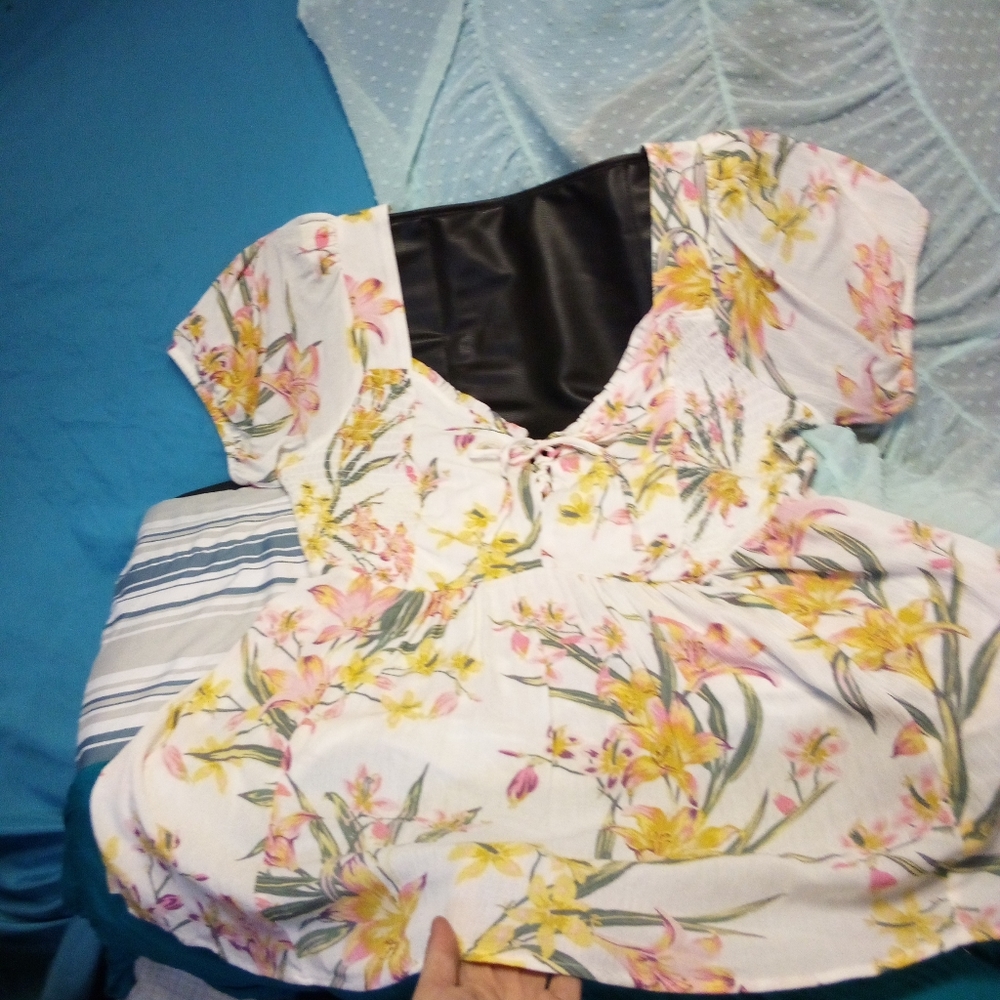 Torrid floral size 3